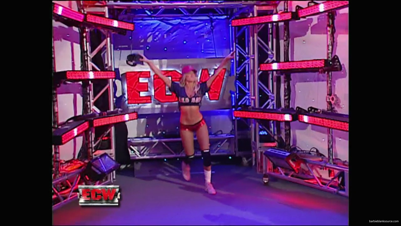 WWE_ECW_12_11_07_Kelly_vs_Layla_Victoria_mp42314.jpg