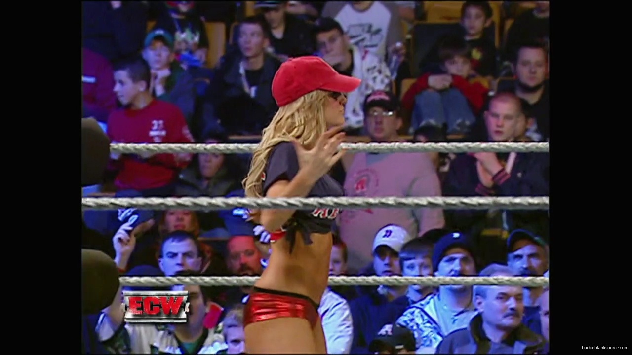WWE_ECW_12_11_07_Kelly_vs_Layla_Victoria_mp42331.jpg