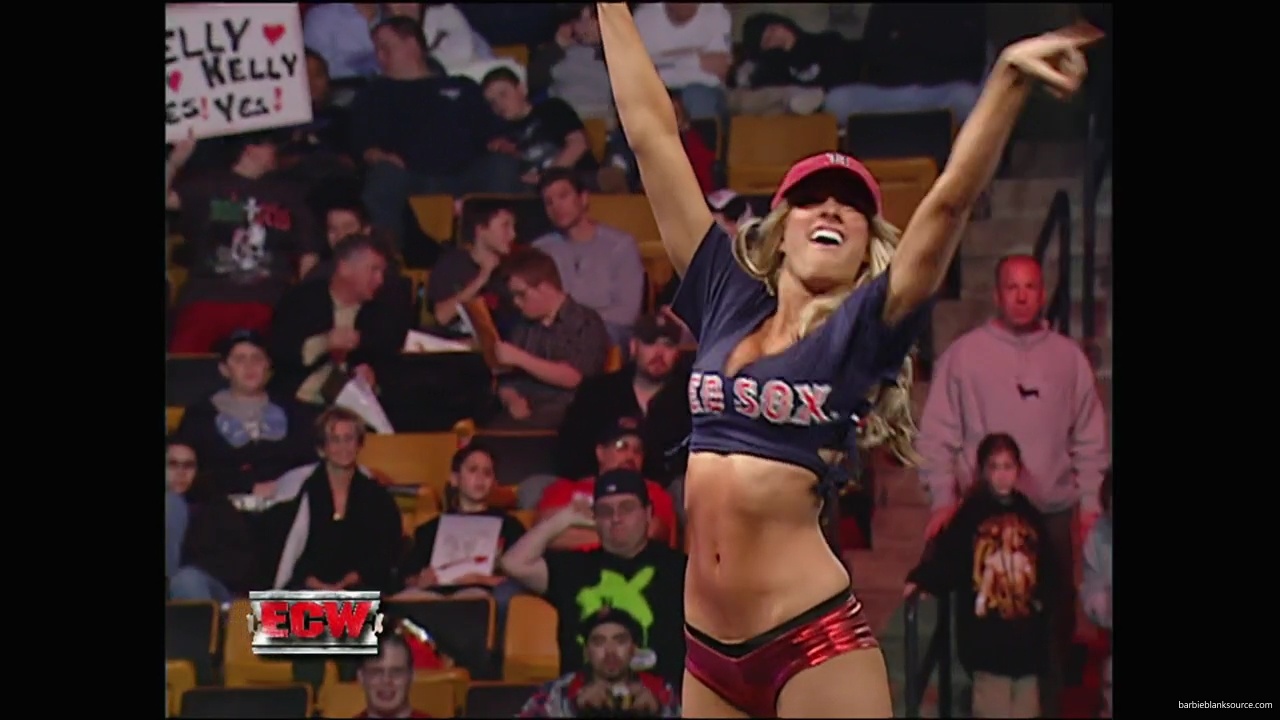 WWE_ECW_12_11_07_Kelly_vs_Layla_Victoria_mp42335.jpg