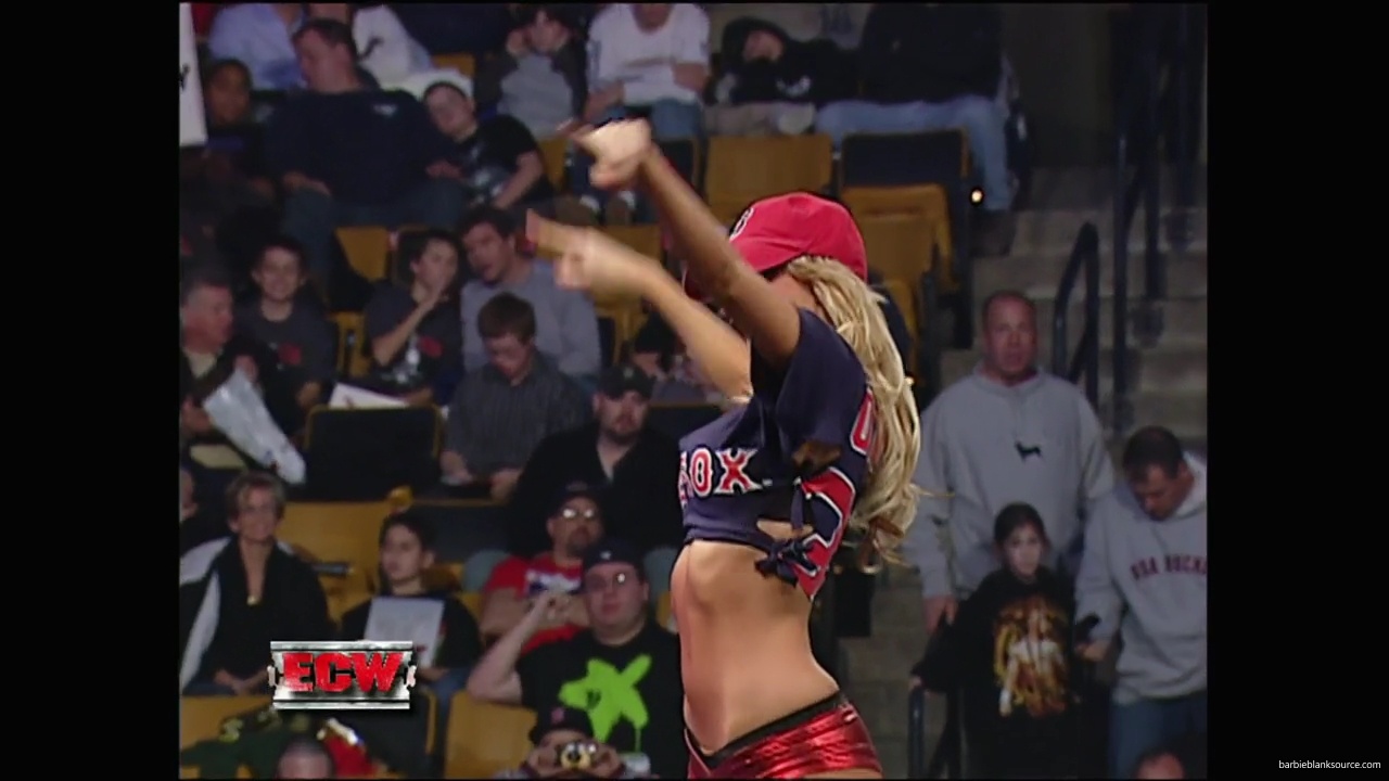 WWE_ECW_12_11_07_Kelly_vs_Layla_Victoria_mp42336.jpg
