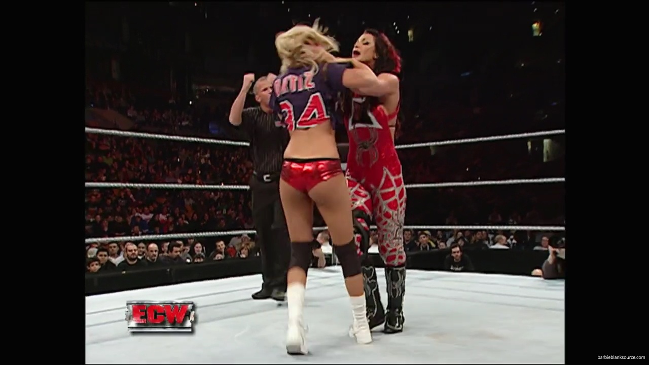 WWE_ECW_12_11_07_Kelly_vs_Layla_Victoria_mp42394.jpg