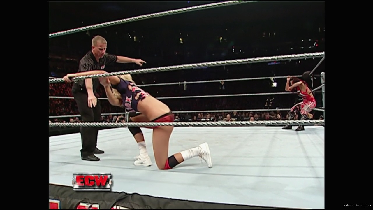 WWE_ECW_12_11_07_Kelly_vs_Layla_Victoria_mp42413.jpg