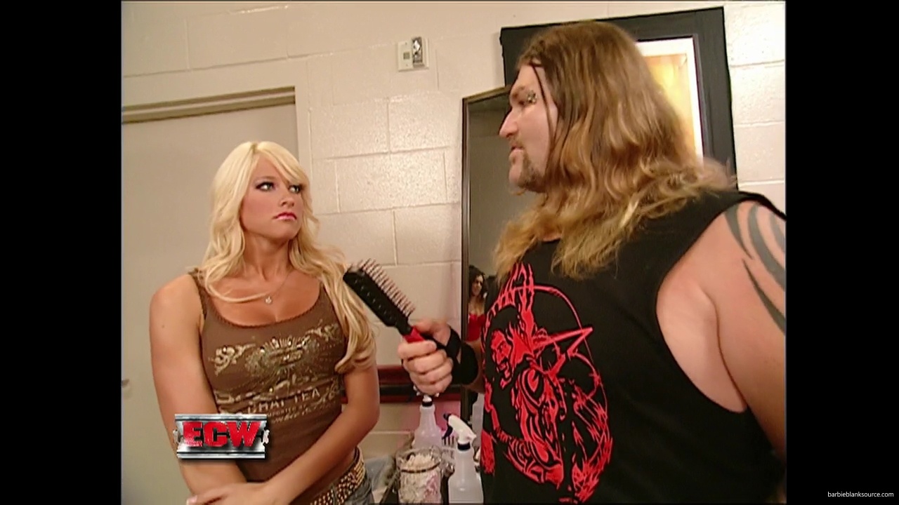 WWE_ECW_08_14_07_Kelly_Backstage_Segment_mp40376.jpg