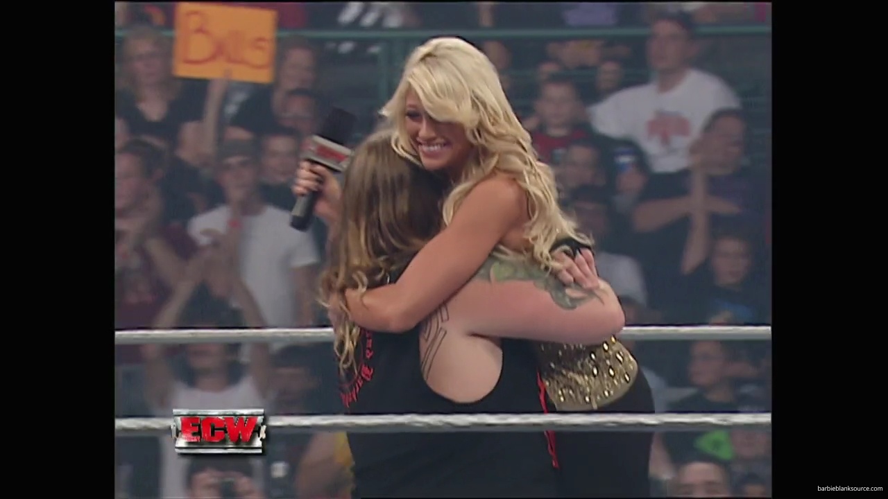 WWE_ECW_10_02_07_Kelly_Segment_mp40058.jpg