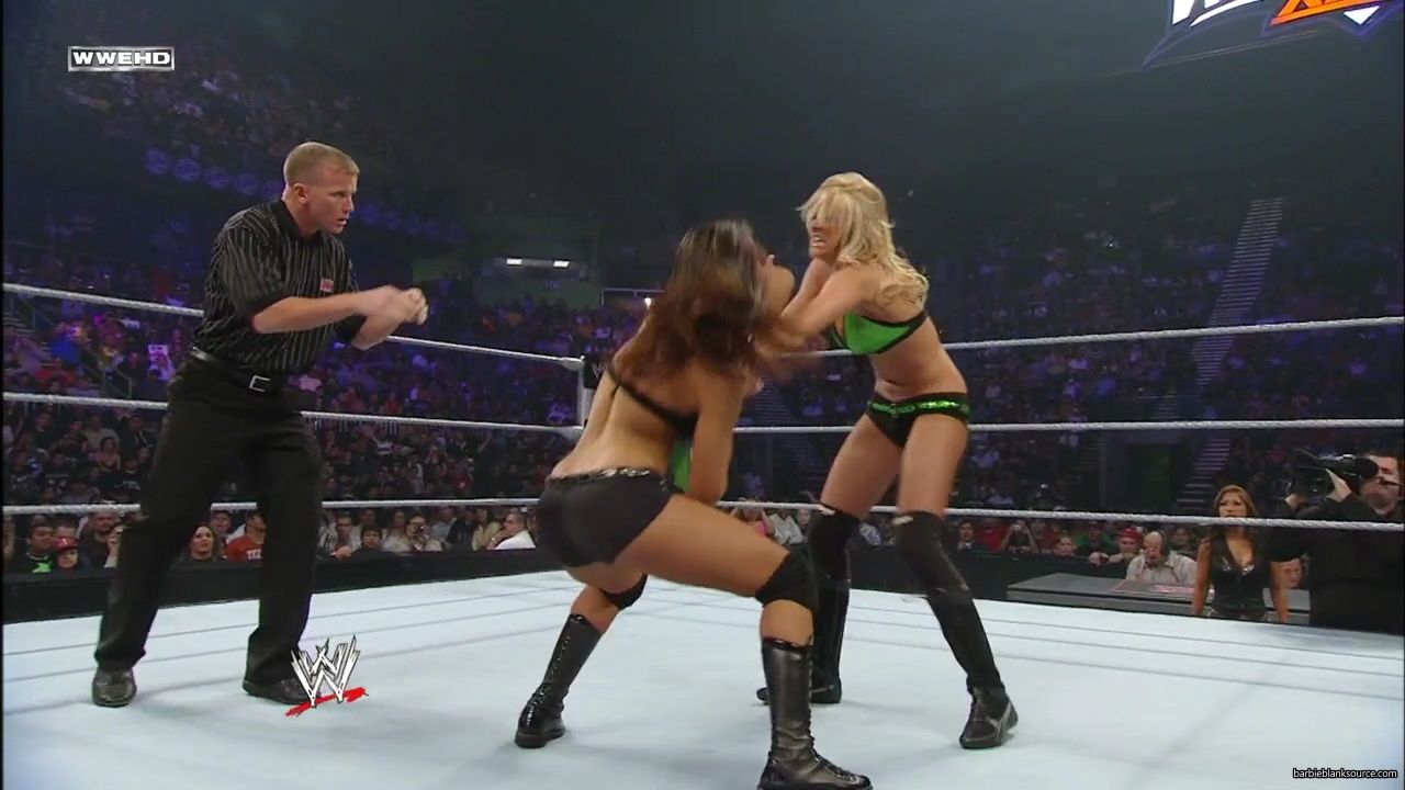 WWE_ECW_02_05_08_Kelly_Michelle_vs_Layla_Victoria_mp41323.jpg
