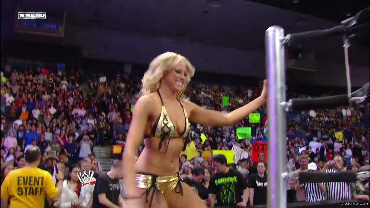 WWE_ECW_02_26_08_Kelly_Kofi_vs_Layla_Santino_mp41985.jpg