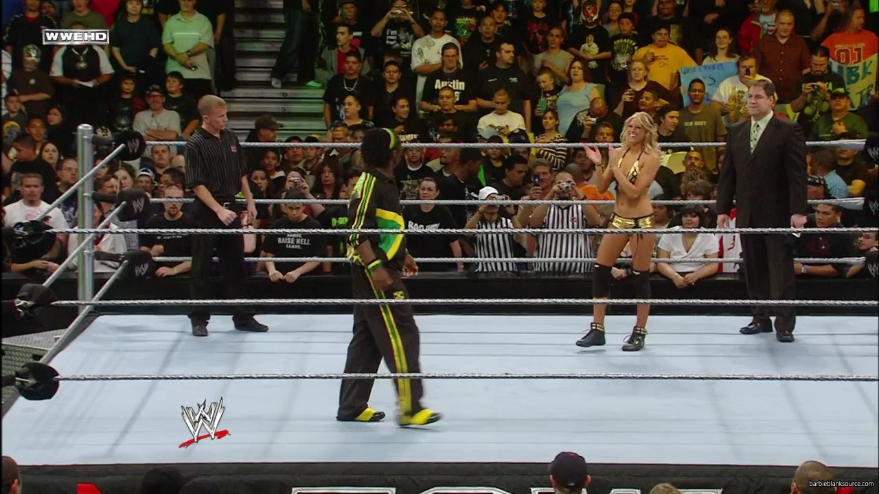 WWE_ECW_02_26_08_Kelly_Kofi_vs_Layla_Santino_mp42046.jpg