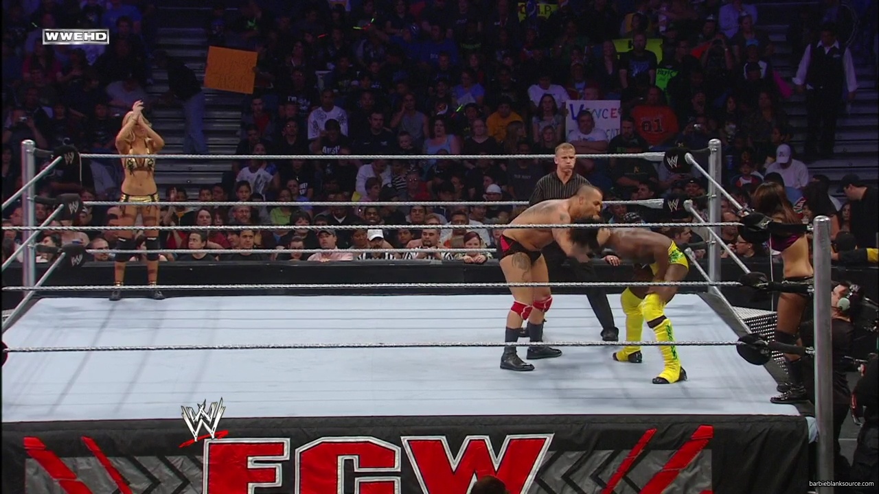 WWE_ECW_02_26_08_Kelly_Kofi_vs_Layla_Santino_mp42309.jpg