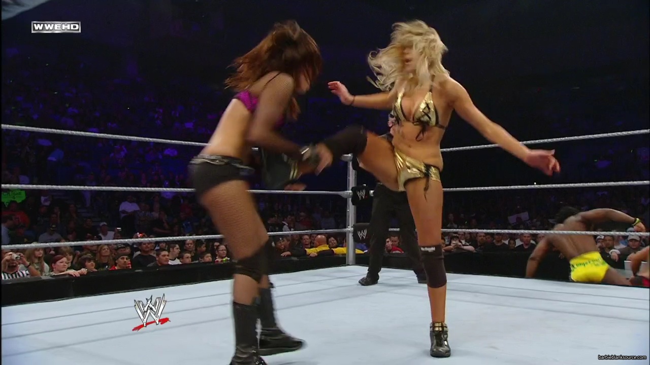 WWE_ECW_02_26_08_Kelly_Kofi_vs_Layla_Santino_mp42368.jpg