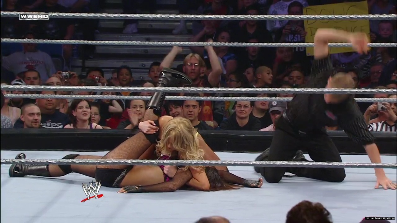 WWE_ECW_02_26_08_Kelly_Kofi_vs_Layla_Santino_mp42377.jpg