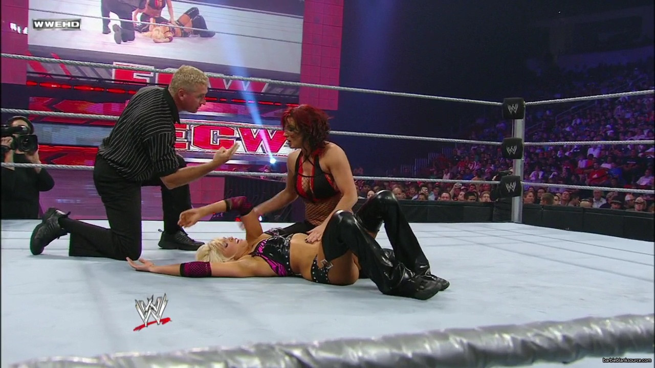 WWE_ECW_06_10_08_Kelly_vs_Victoria_mp40447.jpg
