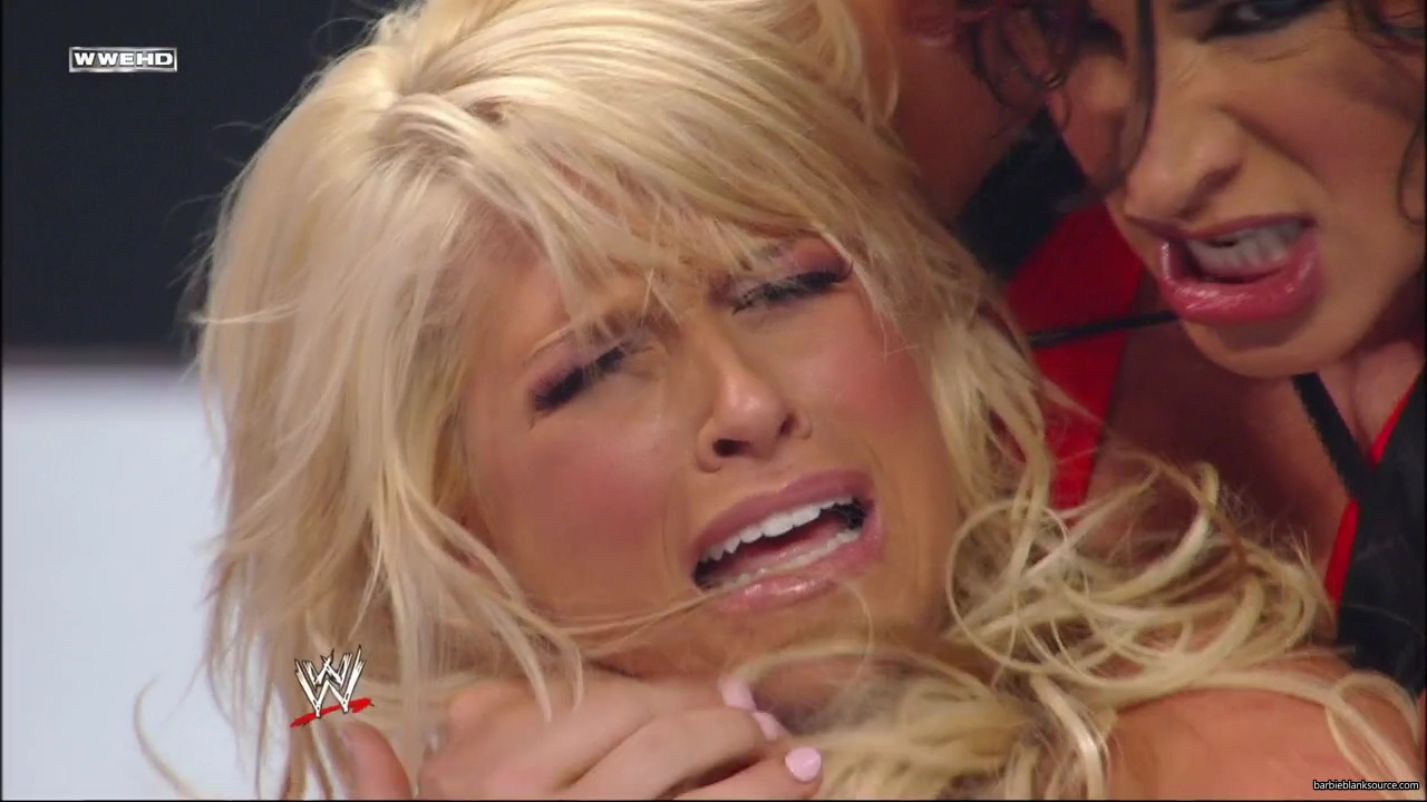 WWE_ECW_06_10_08_Kelly_vs_Victoria_mp40523.jpg