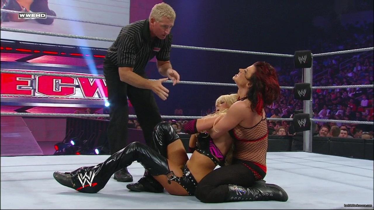 WWE_ECW_06_10_08_Kelly_vs_Victoria_mp40525.jpg