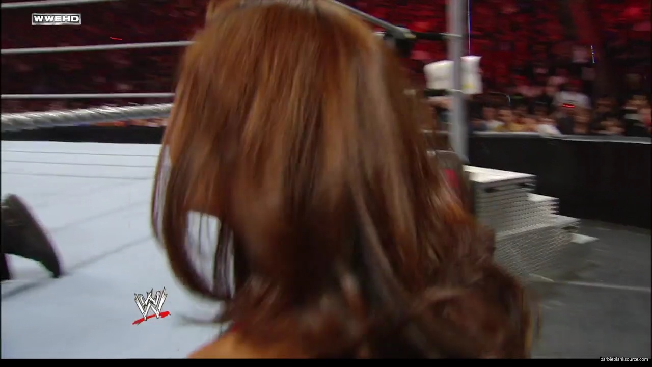 WWE_ECW_02_12_08_Kelly_vs_Layla_mp41663.jpg