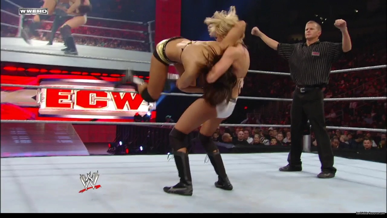 WWE_ECW_02_12_08_Kelly_vs_Layla_mp41840.jpg