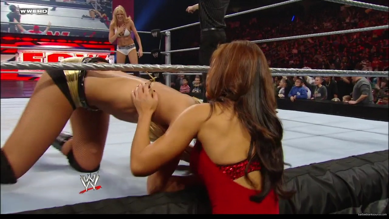 WWE_ECW_02_12_08_Kelly_vs_Layla_mp41889.jpg