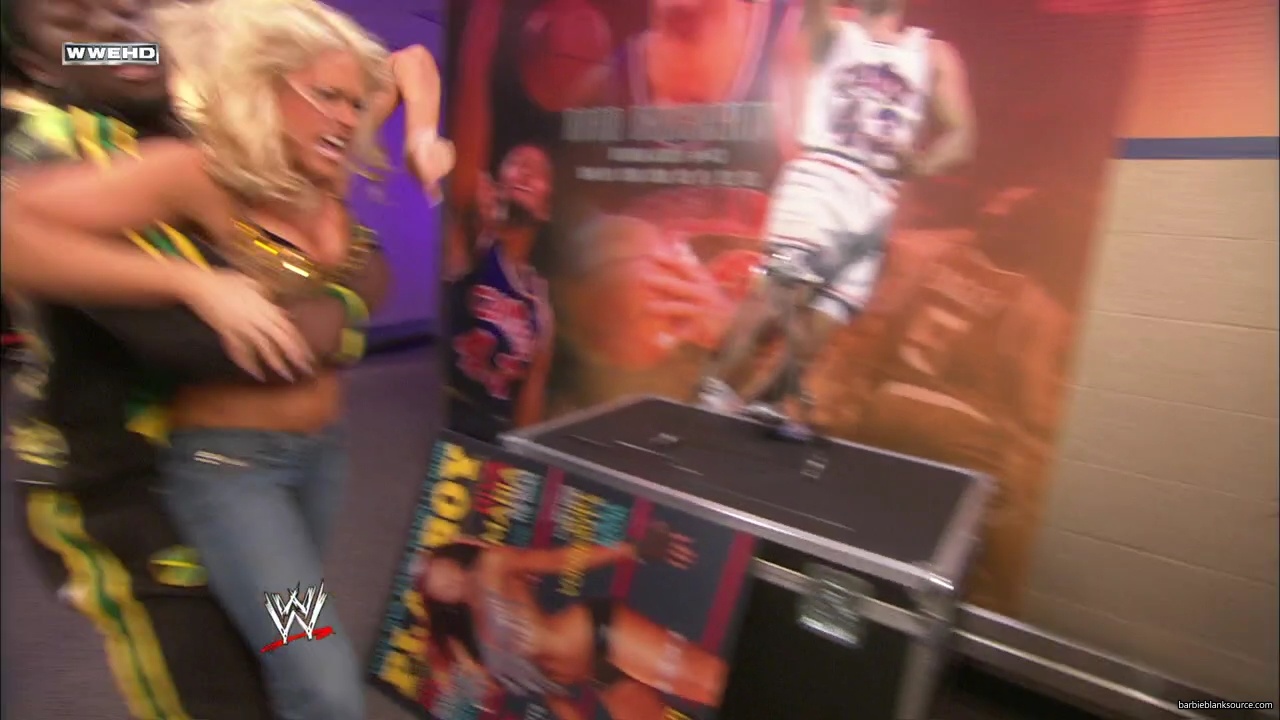 WWE_ECW_03_04_08_Kelly_Layla_Backstage_Fight_Segment_mp42558.jpg