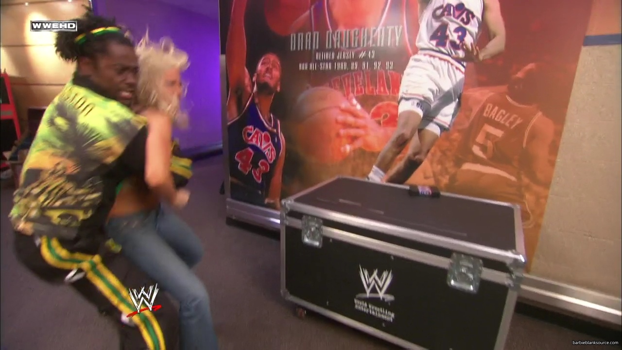 WWE_ECW_03_04_08_Kelly_Layla_Backstage_Fight_Segment_mp42564.jpg